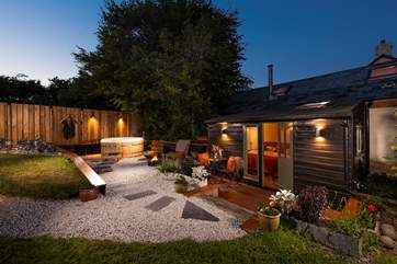 Straw Cottage in all its glory, the perfect getaway whatever the time of year.