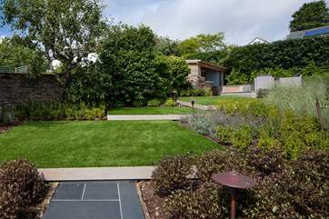 Such a fabulously manicured garden.