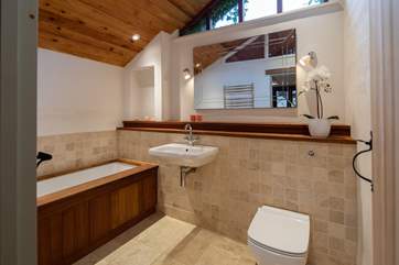 En suite bathroom for bedroom 2.