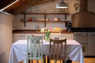 What a great space to enjoy that family meal.