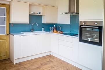 The kitchen offers everything you need from being able to cook a full roast to a quick buffet lunch.