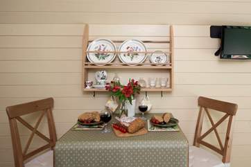The cosy dining-area.