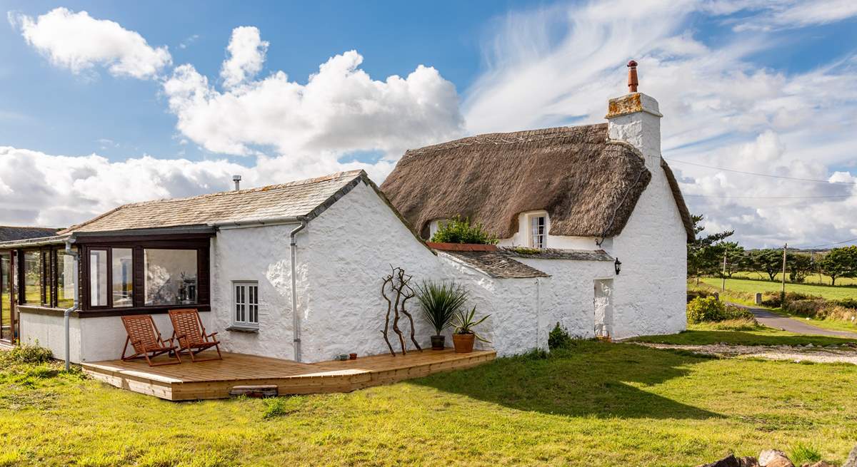 Welcome to Chynhalls Farm House perched on the headland in Coverack. 