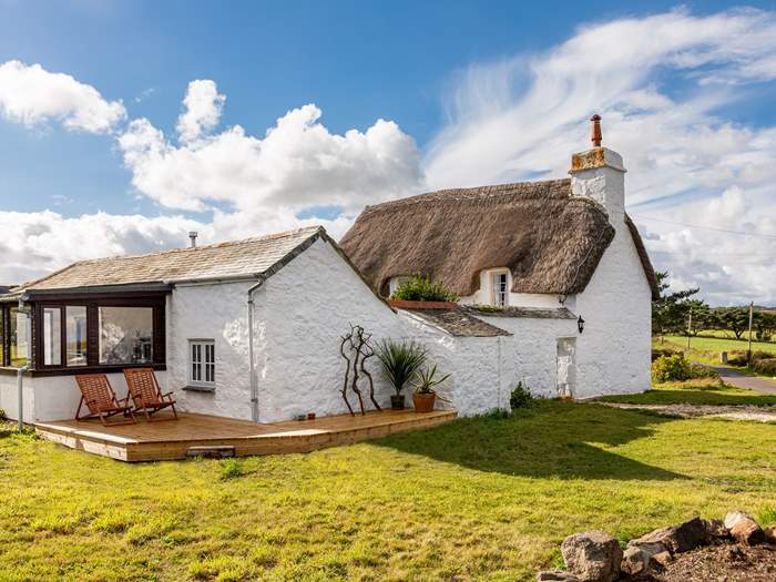 Chynhalls Farm House, Sleeps 7 in Coverack