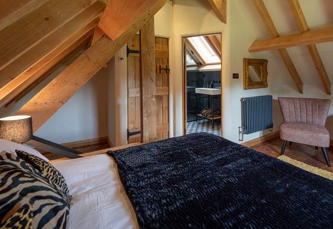 Looking through in to the en suite shower-room.