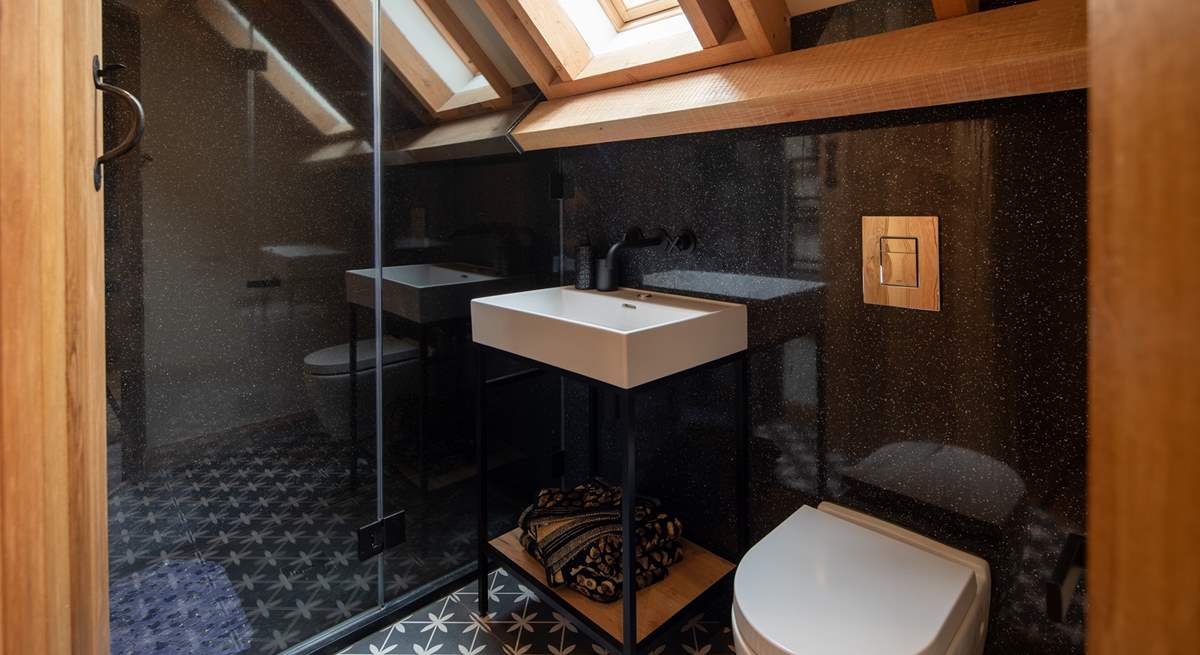 A modern and luxurious en suite shower-room.