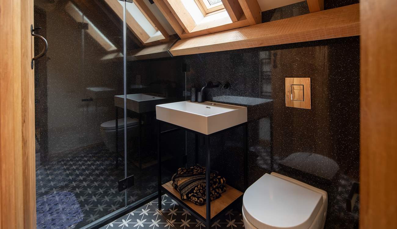 A modern and luxurious en suite shower-room.