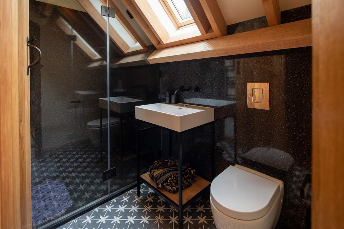 A modern and luxurious en suite shower-room.