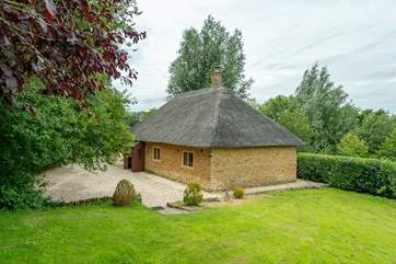 Tranquil and secluded, this cottage is the perfect place to get away from the hustle and bustle of daily life.