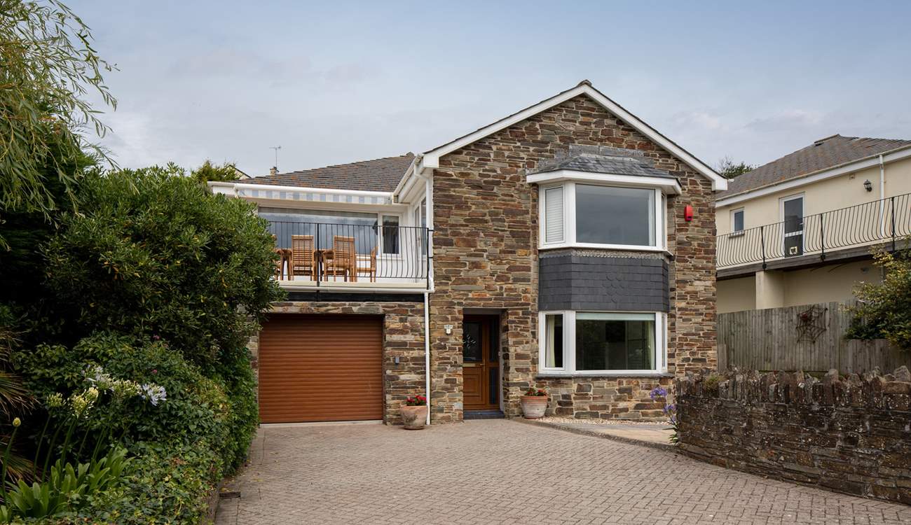 Welcome to Dolphin House.