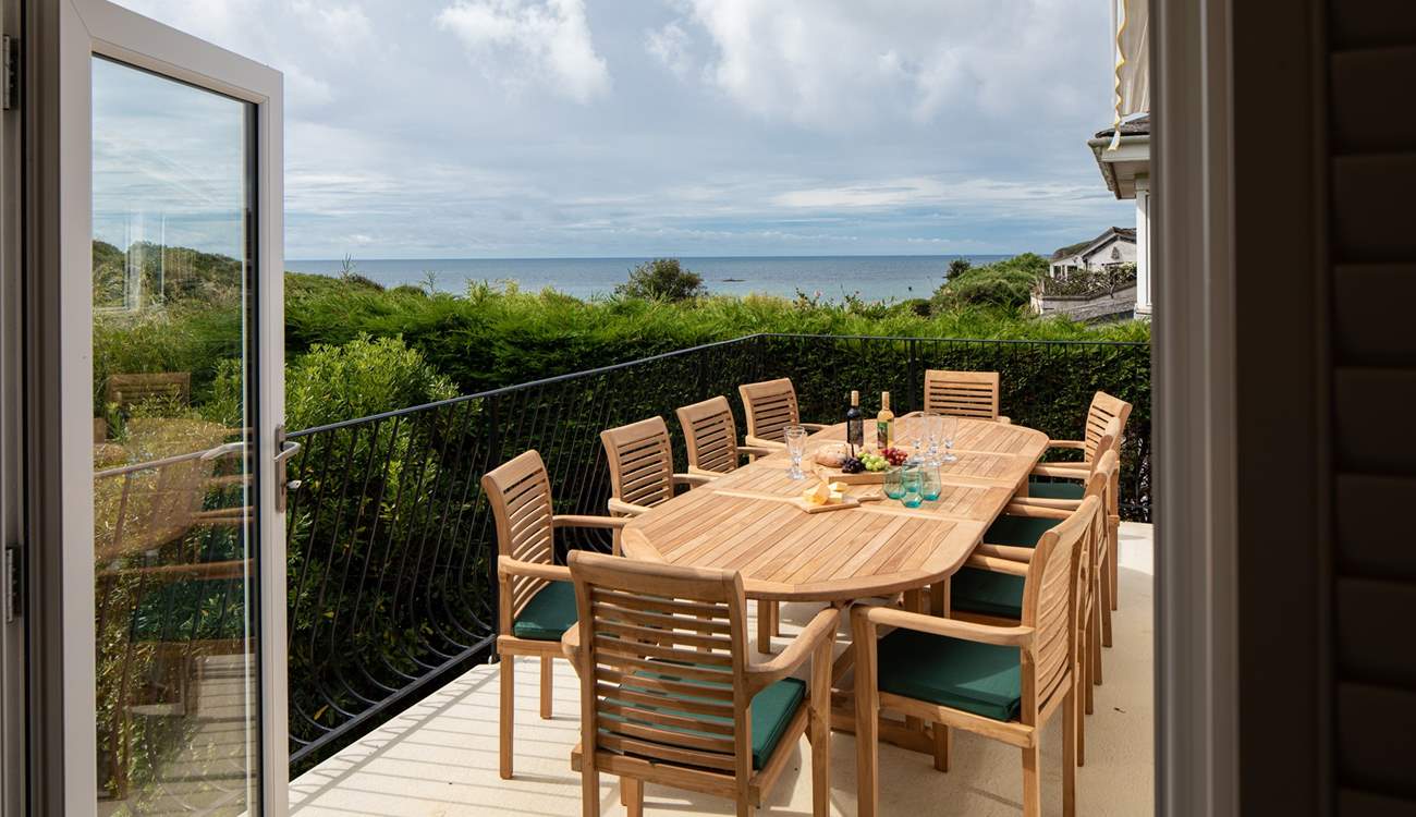 What a fabulous spot to enjoy a spot of dining al fresco.