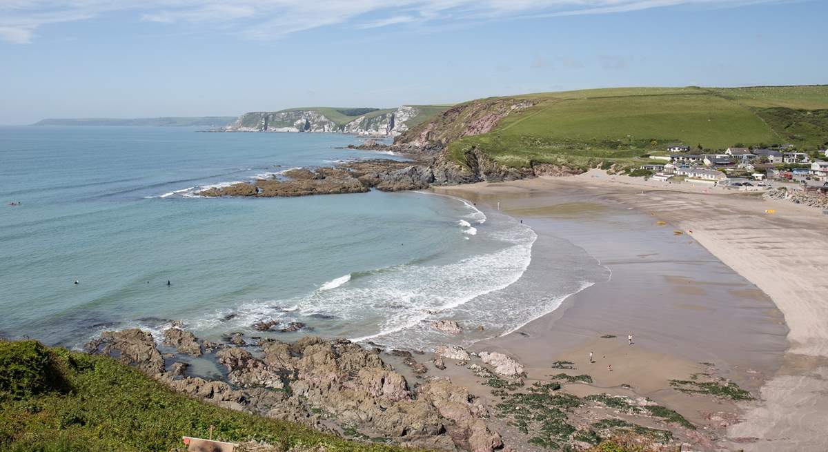 Challaborough Beach is also a short car drive away.