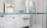 The en suite shower room to bedroom 2. - Thumbnail Image