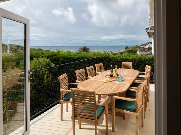 Dolphin House, Sleeps 10 in Bigbury-on-Sea