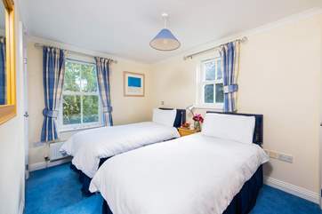 The twin bedroom (Bedroom 2).