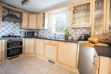 There are even views of the sea from the sink - perhaps if you need to wash up it isn't such a hardship.