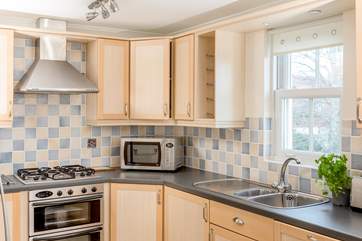 There are even views of the sea from the sink - perhaps if you need to wash up it isn't such a hardship.