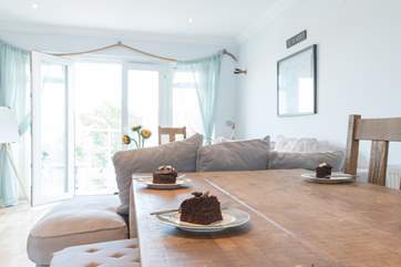 Plenty of space to sit at the dining-table with the whole family.