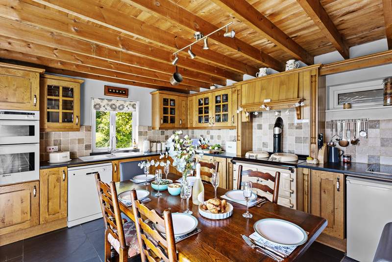 .Breakfast in style! The kitchen also has a 2 ring electric hob as well as the oven if you are not used to an Aga.