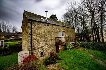 The Barn is a wonderful reverse level property and offers a warm and welcome stay.