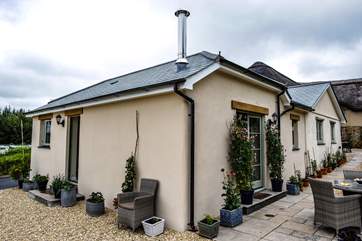 The Gamekeepers Cottage offers the perfect retreat for couples. Please note there will be a fence that will block off the path which leads to the owners' patio and office area.