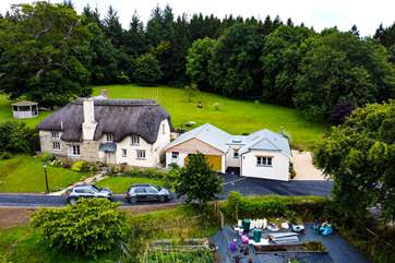 The cottage sits close to the owners' house but offers total seclusion and peace and quiet, yet close enough to ask for help.