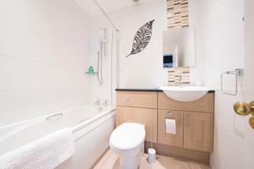 The first floor en suite to the main bedroom.