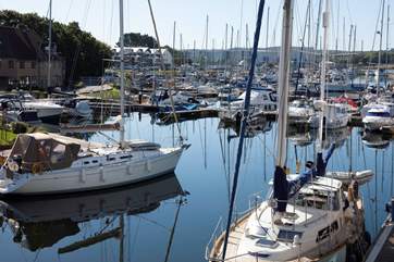 With the sun shining the marina and River Medina provides magical views.