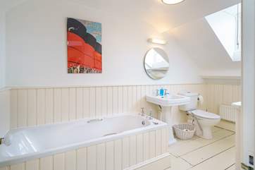 The en suite to bedroom 5.