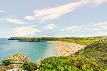 Take a trip to the world renowned Barafundle Bay.