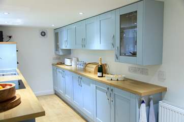 The kitchen is very well-equipped.