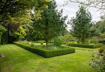 The beautifully laid out garden is perfect to explore! 