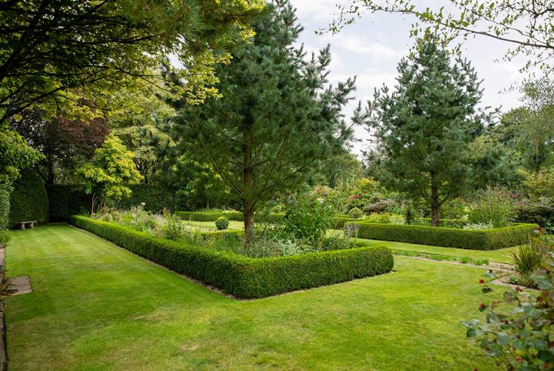 The beautifully laid out garden is perfect to explore! 