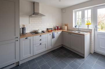 What a beautiful kitchen, equipped with everything you could need.