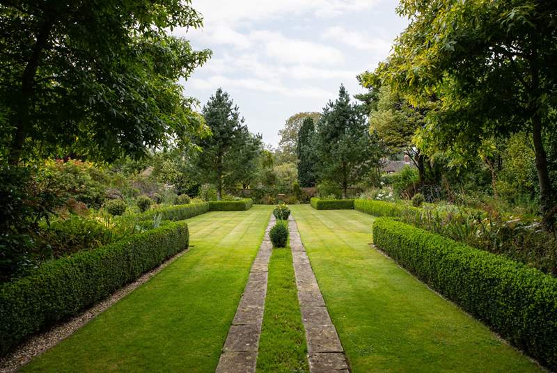 You'll never tire of exploring the 2.5 acres of gardens.