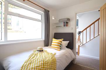 Bedroom 2 has twin beds .