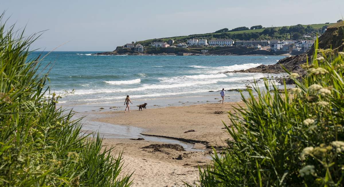 Looking from Porthcurnick beach back to Portscatho.