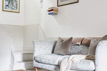 Floating books, or a clever shelf?