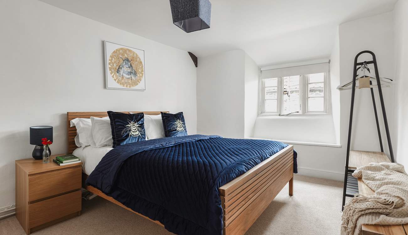 What a fabulous bed!