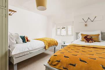 A warm welcome awaits you in the twin room.