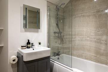 The stylish bathroom.