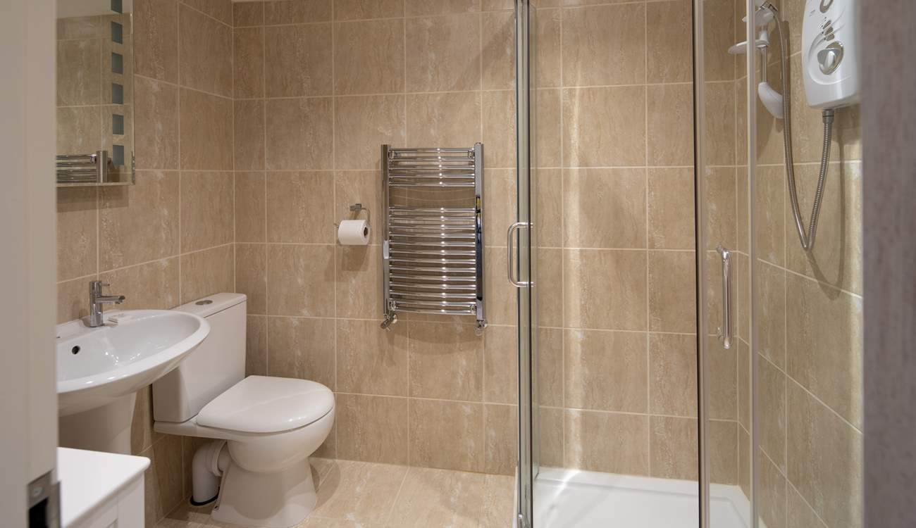 En suite to bedroom 3.