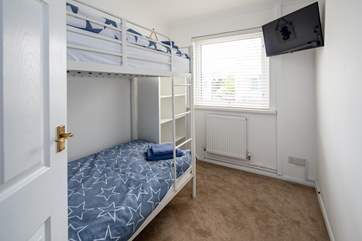 Even the bunk bedroom has a Smart TV to keep the little ones entertained.