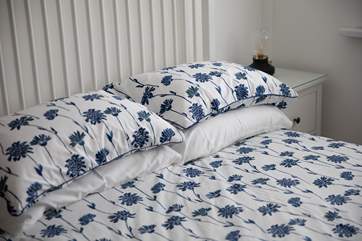 Beautiful linens throughout.