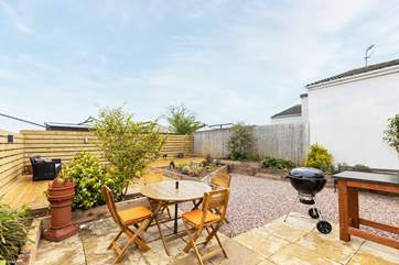 What a fabulous patio area. Perfect for enjoying a touch of al-fresco dining.