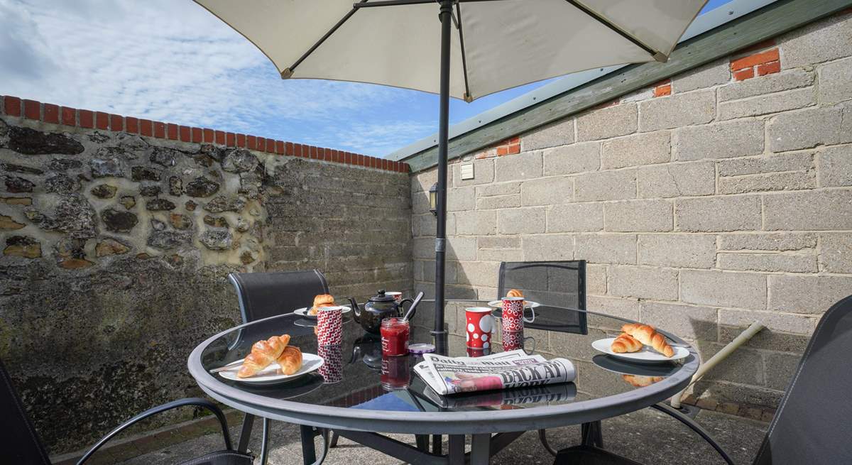 Enjoy your morning breakfast in the sunshine.