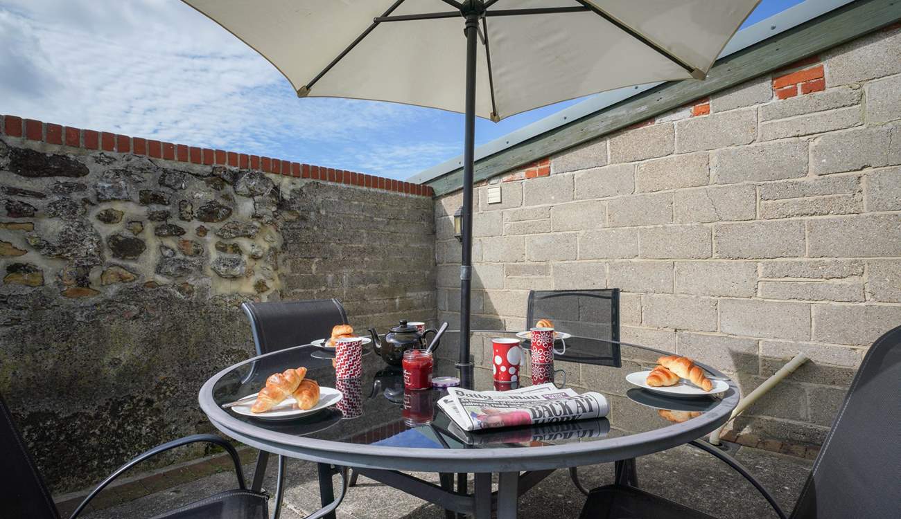 Enjoy your morning breakfast in the sunshine.