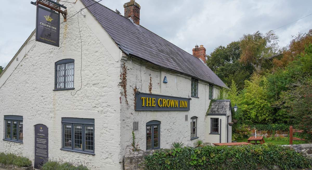 The Crown Inn is the local pub based in Shorwell. 