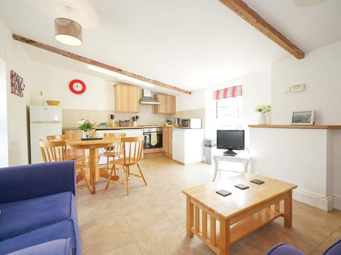 The Cattle Byre, Sleeps 3 in Brighstone