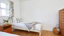 Bedroom 2 with twin beds.